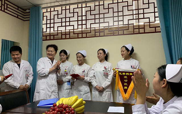 【5.12护士节】爱体育网页版登录入口举办茶话会白衣天使受表彰(图6)